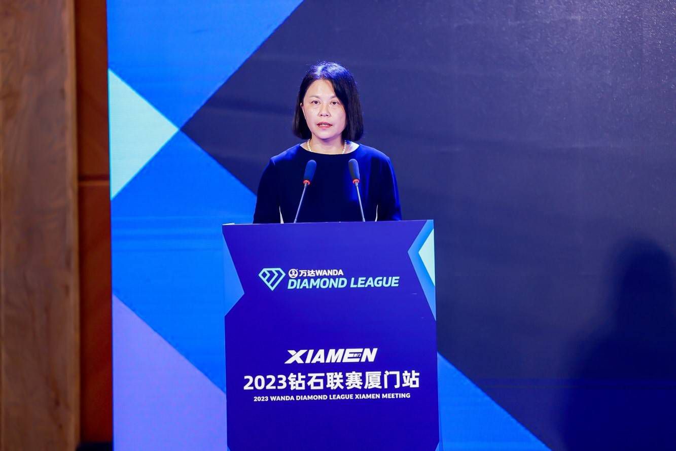 正如歌词中所写的那样，;还来不及反映，你已变成透明，谁按下暂停不仅道出了青春故事的开端，也暗示了三人行中张子扬选择按下生命暂停键，任性离世